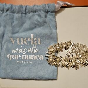 Mary Kay Silver Leaf Cluster Bracelet - Silver